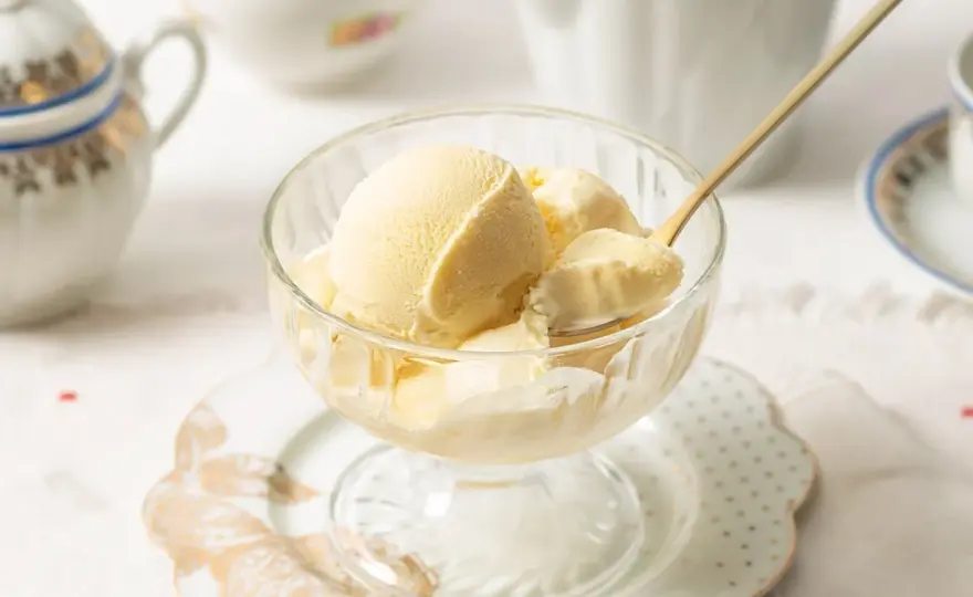 Helado de mantecado sin heladera, cremoso y con sabor tradicional