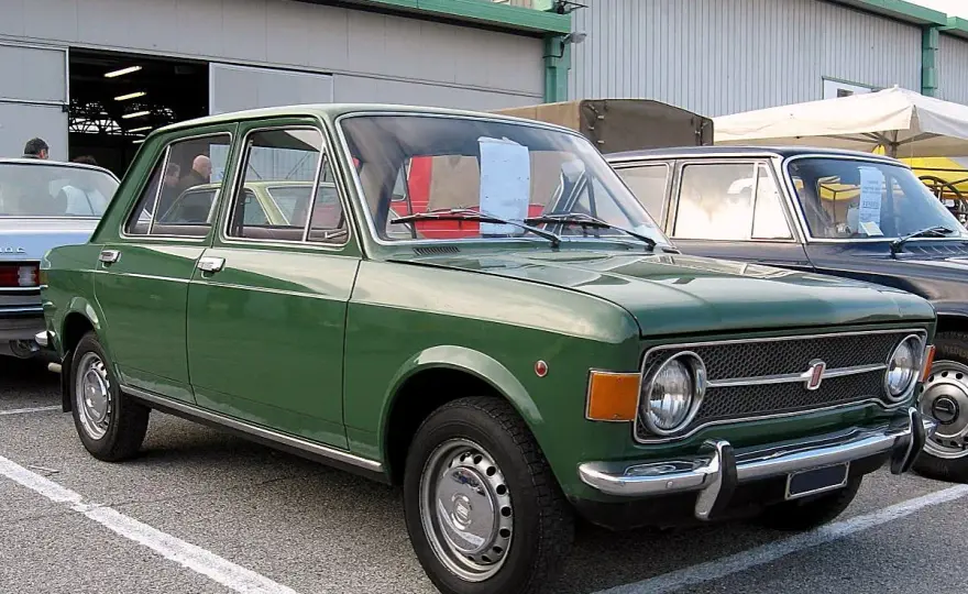 Fiat 128 - Dlaczego ten skromny model zmienił historię kompaktów?