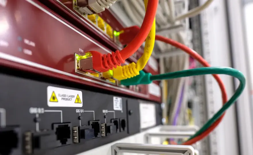 Kto korzysta z Twojego Wi-Fi? Sprawdź i zabezpiecz sieć!