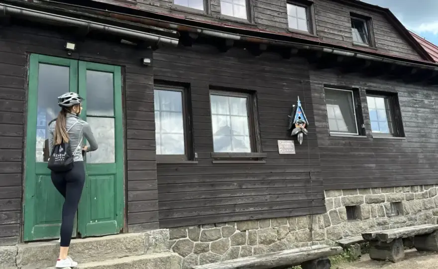 Chatka Górzystów na Hali Izerskiej - nocleg i dojście