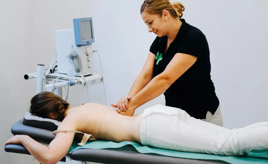 Fizjoterapia ambulatoryjna - co to znaczy i jak może pomóc?