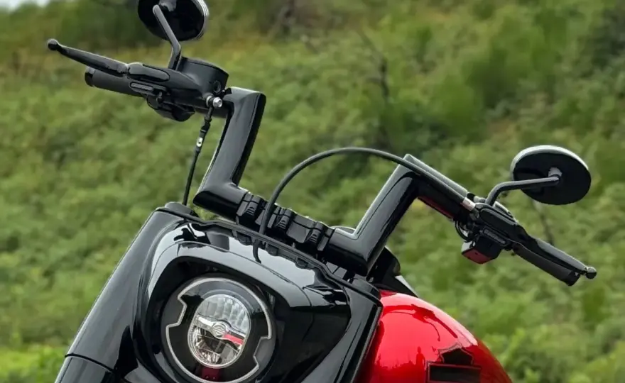 Drag bar Harley: guida completa per stile e comfort