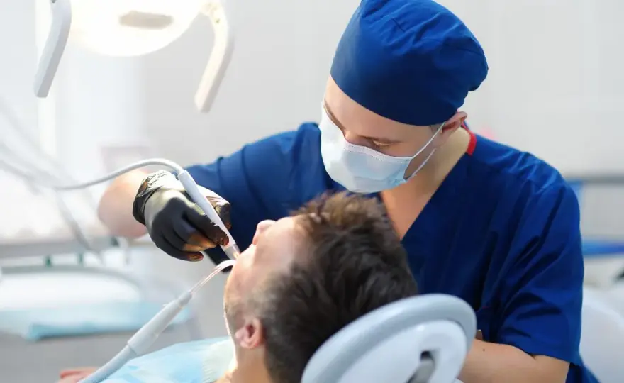 Sen o dentyście - Lęk, naprawa czy kontrola? Sprawdź sennik