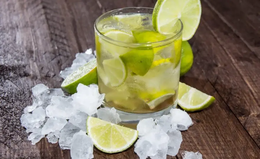 Najlepsze przepisy na drinki z cachaça, które musisz spróbować