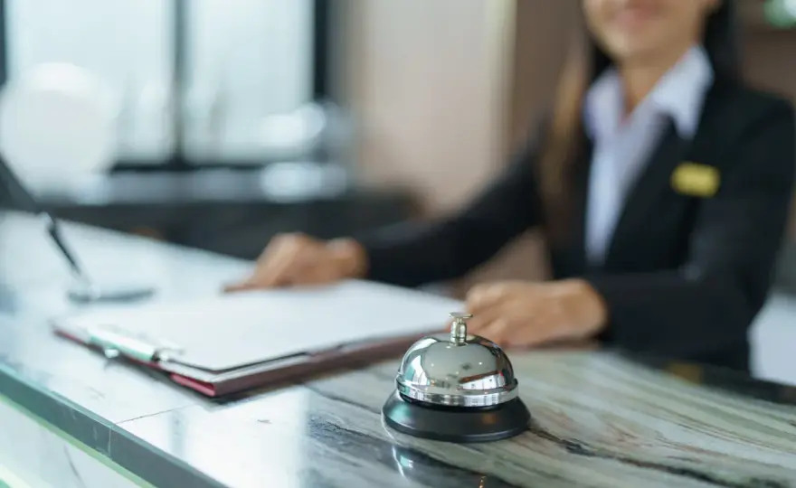 Czy w hotelu trzeba pokazać dowód? Ważne informacje dla gości