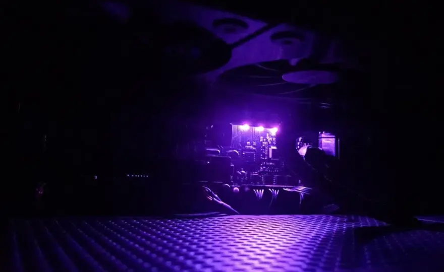 Płyta główna świeci po wyłączeniu? Skutecznie wyłącz LED RGB!