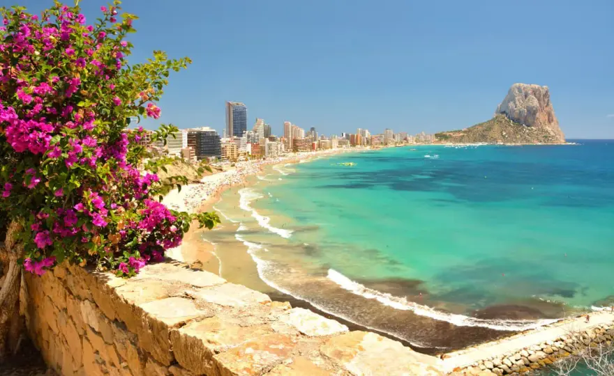 Mejor playa Calpe: ¿La Fossa o Arenal-Bol? Descubre tu ideal