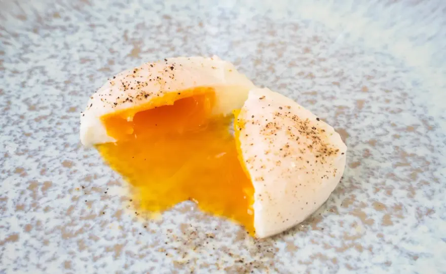 Pochierte Eier perfekt zubereiten – So gelingt es immer!