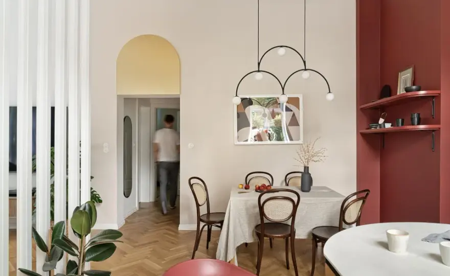 Czy łuki w mieszkaniu są modne? Poznaj najnowsze trendy i inspiracje.