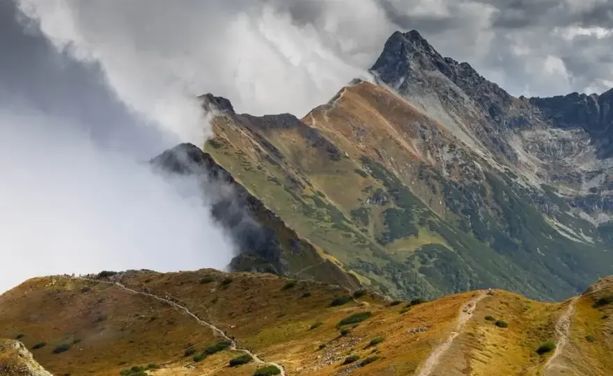 Tatry: jakie to góry? Odkryj ich alpejski charakter i sekrety!