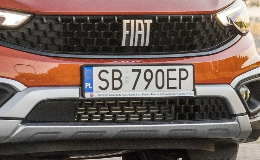SL na tablicy rejestracyjnej - Co oznacza i skąd pochodzi auto?
