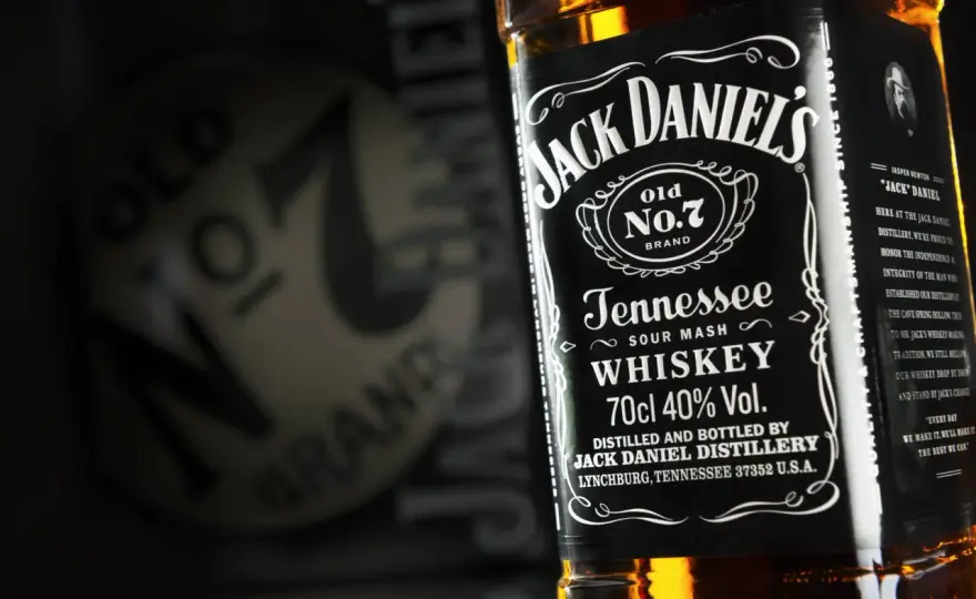 Jack Daniel's 0,7l - Ile kosztuje i jak nie przepłacić?