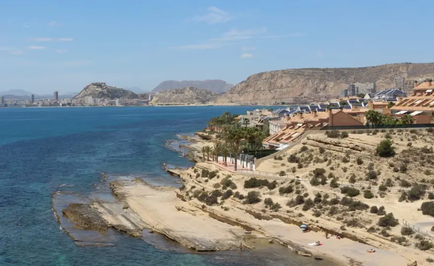 Cala Cantalar - Guía para disfrutar este rincón de Alicante