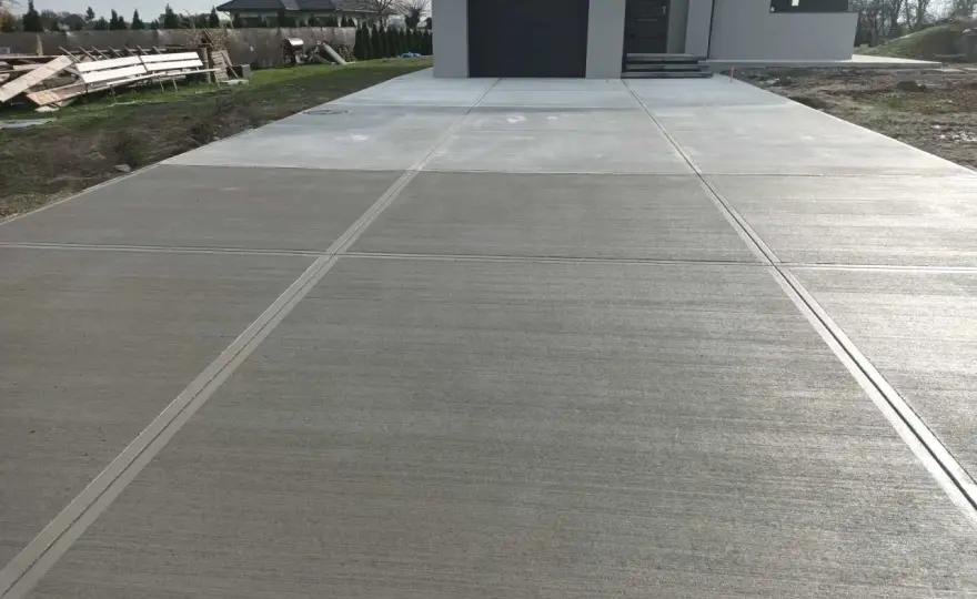 Beton stemplowany na podjazd - czy to rozwiązanie dla Ciebie?