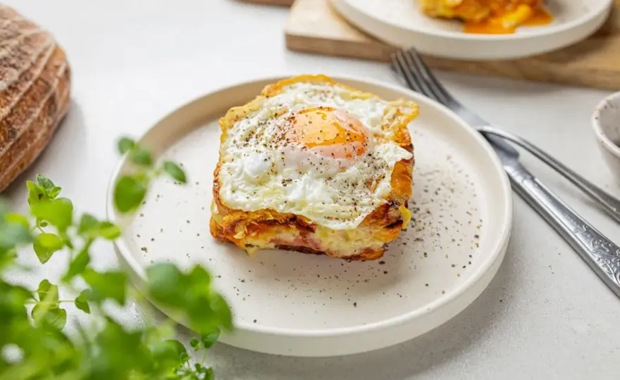 Croque Madame - Jak zrobić idealną kanapkę z jajkiem?