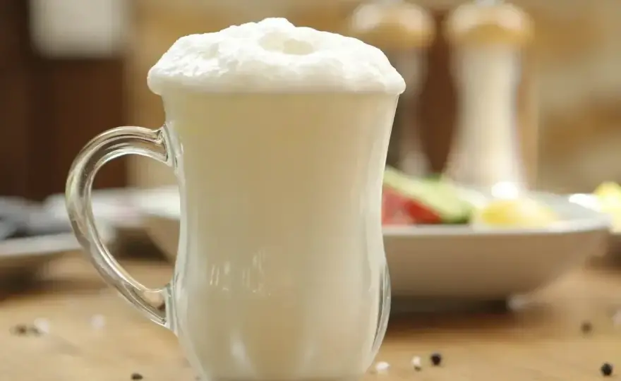 Ayran co to jest? Jak smakuje i jak zrobić go w domu