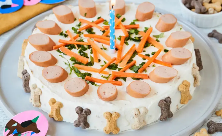 Hundetorte einfach backen - Rezept mit Banane und Haferflocken