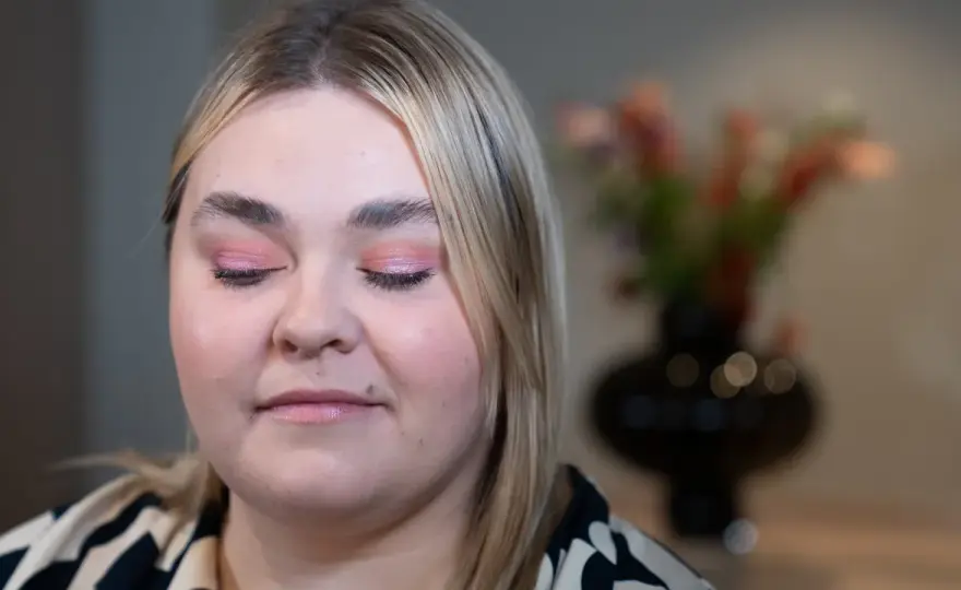 Smink för dolt ögonlock - Lyfta blicken utan tunga looks