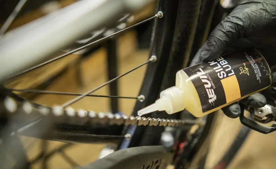 Jaki smar do łańcucha rowerowego? Wybierz idealny!
