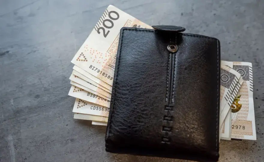 Zwolnienie L4 w ciąży - Jak dostać 100% i uniknąć błędów?