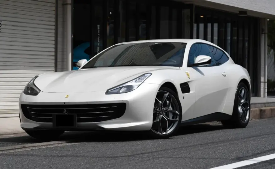Ferrari GTC4Lusso - V12 czy T? Poradnik zakupu używanego