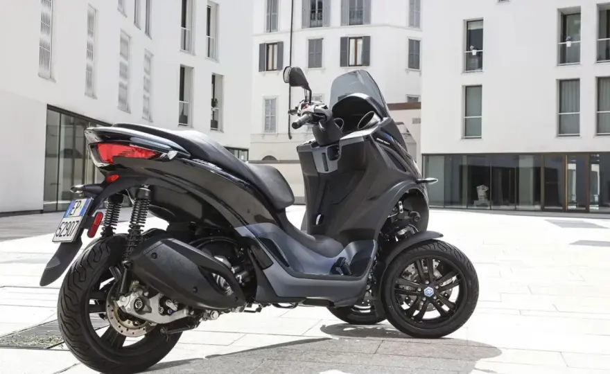 Piaggio MP3 300 - cuánto consume y qué autonomía ofrece