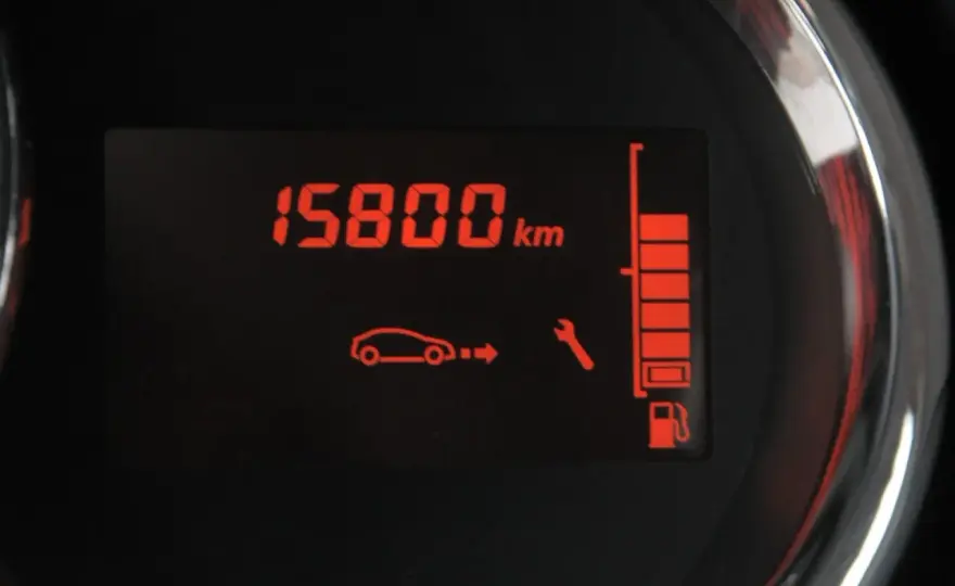 Dacia Duster: Jak skasować inspekcję serwisową? Instrukcja krok po kroku