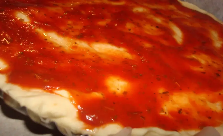 Przepis na ciasto do pizzy Pizza Hut, które zachwyci Twoich gości
