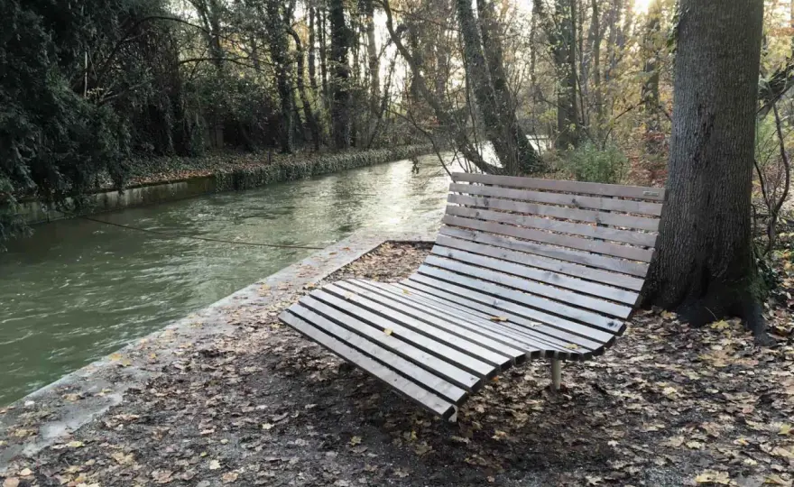 Waldsofa selber bauen - Dein Guide für Komfort & Haltbarkeit