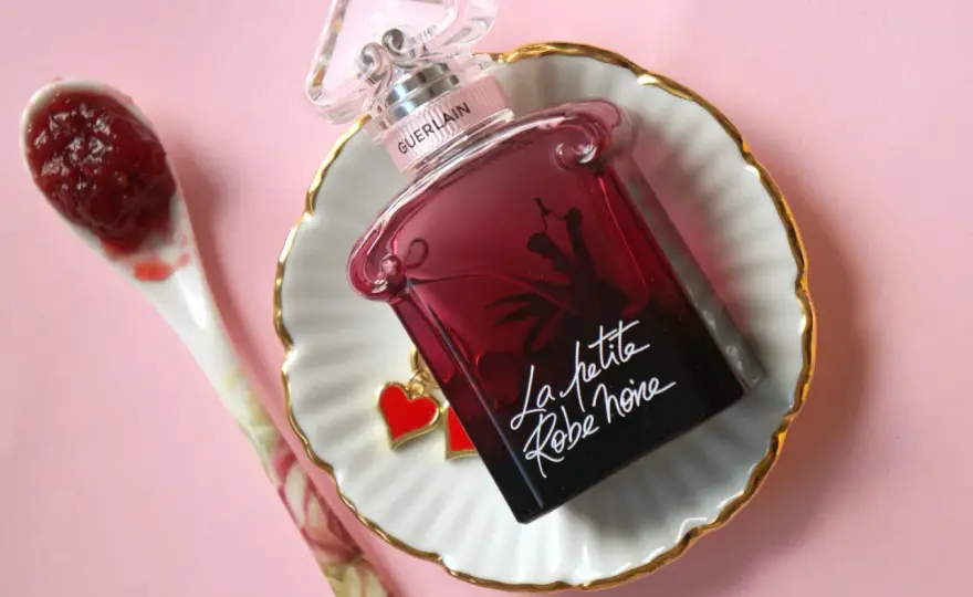La Petite Robe Noire Guerlain - jak pachnie i którą wersję wybrać?