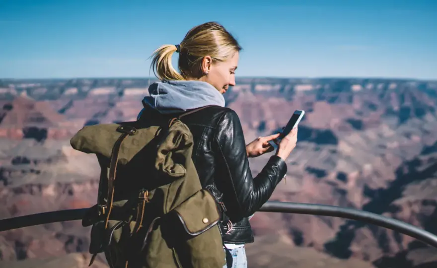 Roaming krajowy a międzynarodowy - poznaj różnice i oszczędź!