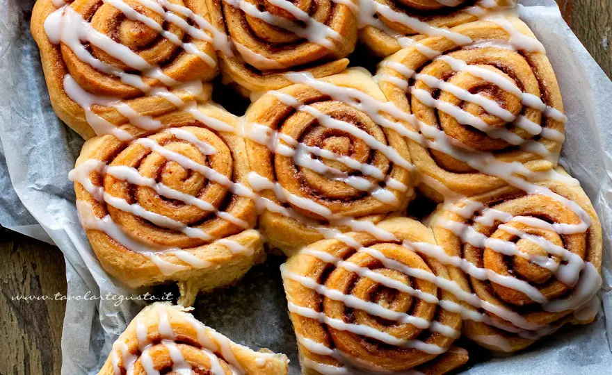 Cinnamon rolls soffici fatti in casa, la ricetta facile