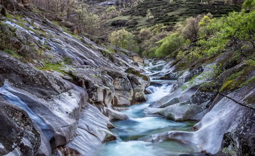 Rutas del agua en montaña - ¿Cuál elegir y cómo disfrutarlas?