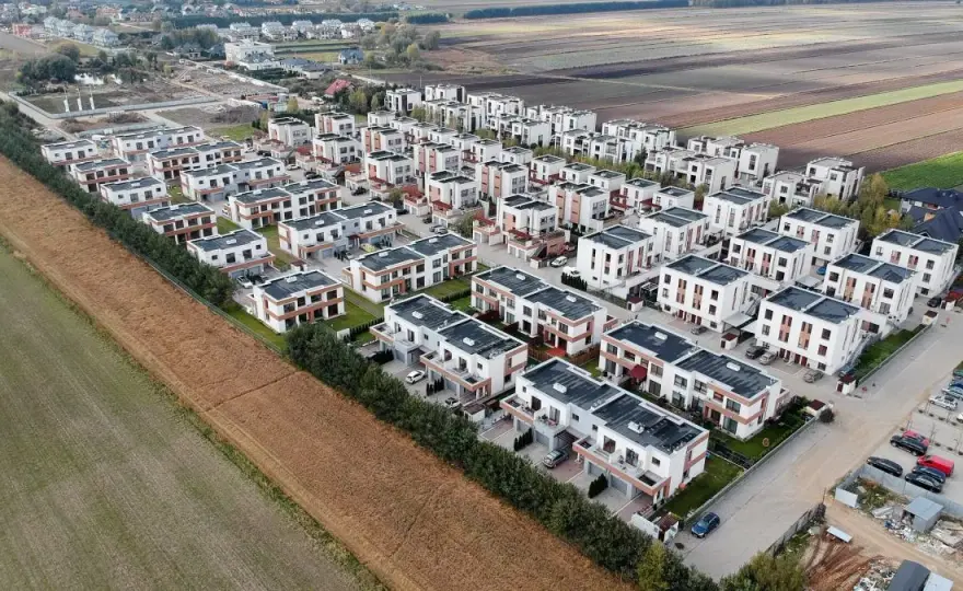 Ile kosztuje m2 mieszkania na wsi? Ceny, które mogą Cię zaskoczyć