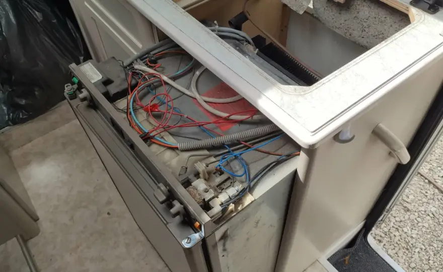 Frigo Dometic en panne (12V, 230V, gaz) - Le diagnostic facile