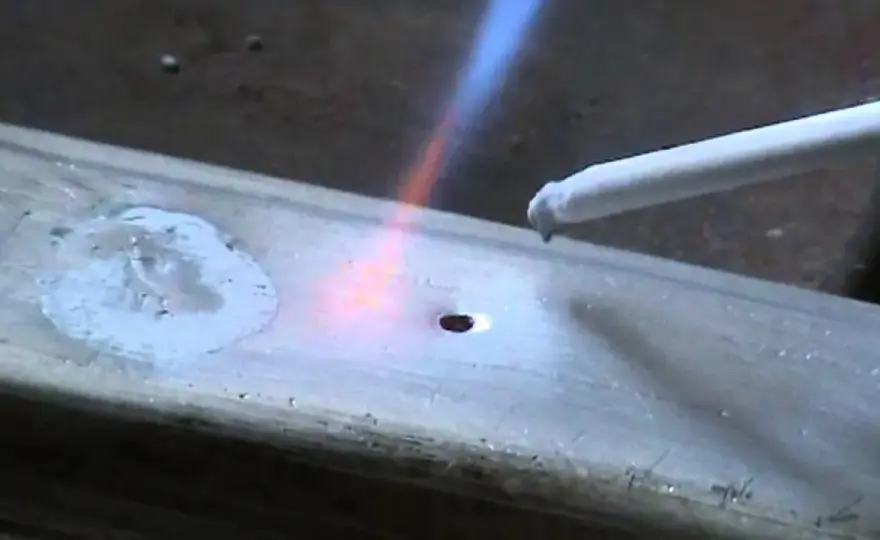 Jak skutecznie skleić chłodnicę aluminiową i uniknąć problemów