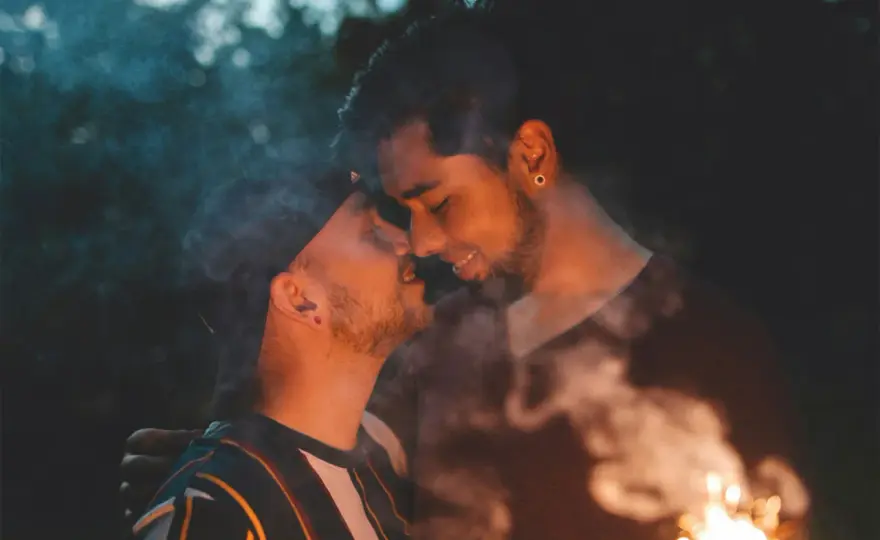 Sesso gay - Piacere, sicurezza e prevenzione: la guida completa