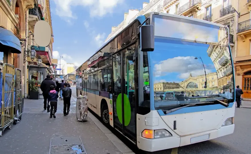 Jak dojechać do Wersalu z centrum Paryża - najwygodniejsze opcje transportu