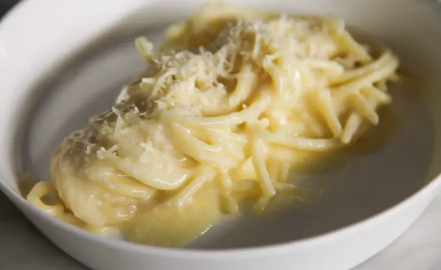 Pasta burro e parmigiano perfetta - la ricetta definitiva