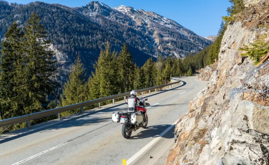 Weekend in Moto - Itinerari, Costi e Consigli Utili