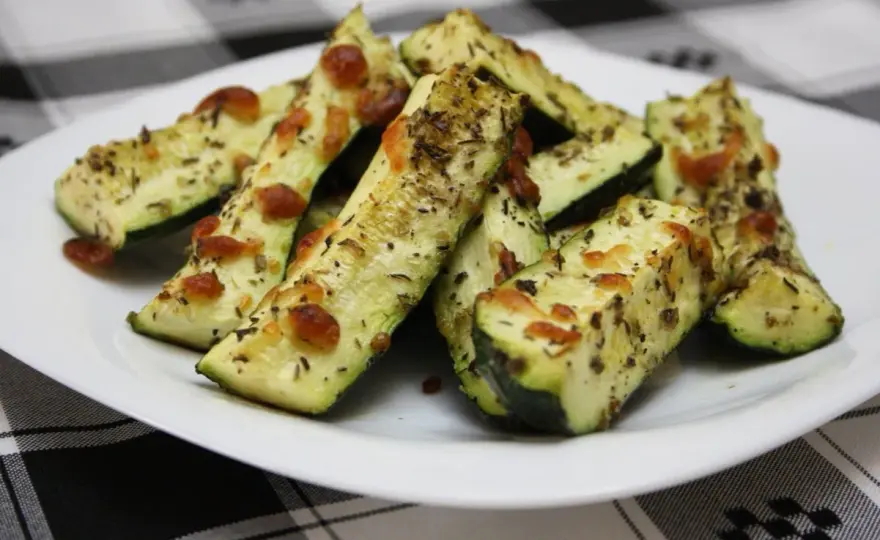 Calabacín al horno dorado y sabroso sin que quede aguado