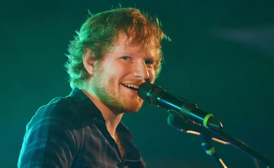 Z jakiego kraju pochodzi Ed Sheeran? Odkryj jego fascynujące pochodzenie