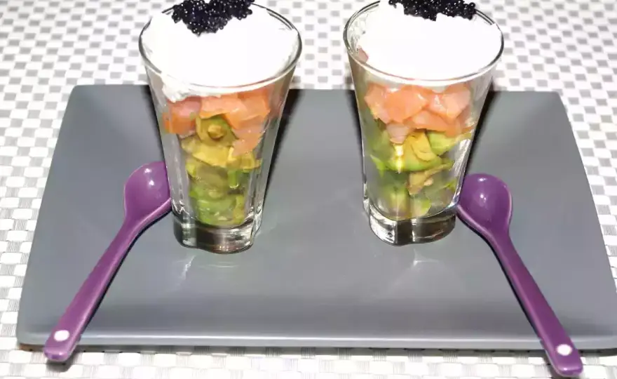 Verrine avocat saumon - La recette parfaite pour un apéritif réussi