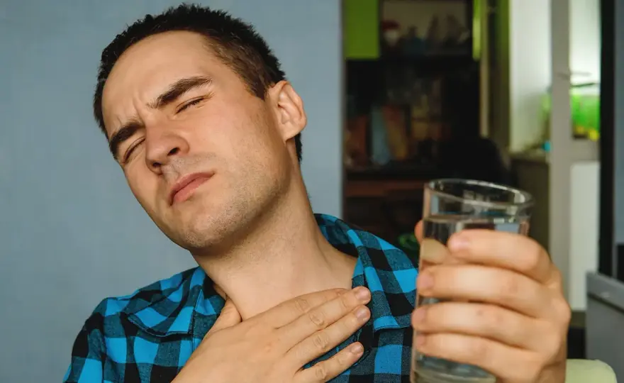 Refluks krtaniowo-gardłowy - chrypka, kaszel bez zgagi?
