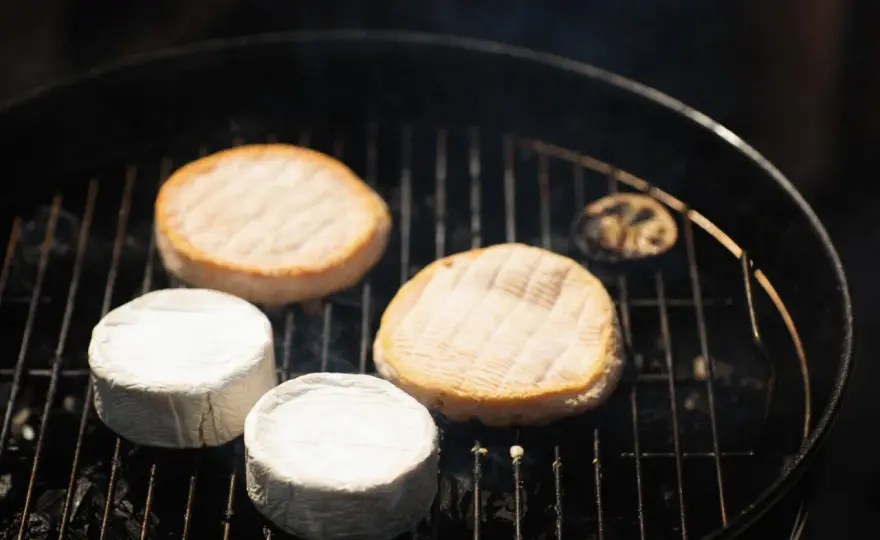 Feta au barbecue - La griller sans la casser : le guide complet
