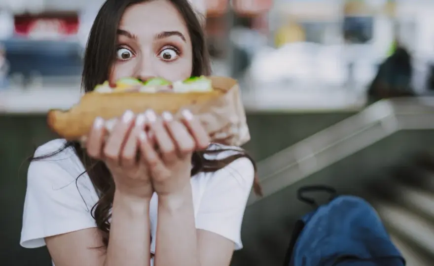 Ile kosztuje duży kebab w Polsce - Ceny i od czego zależą