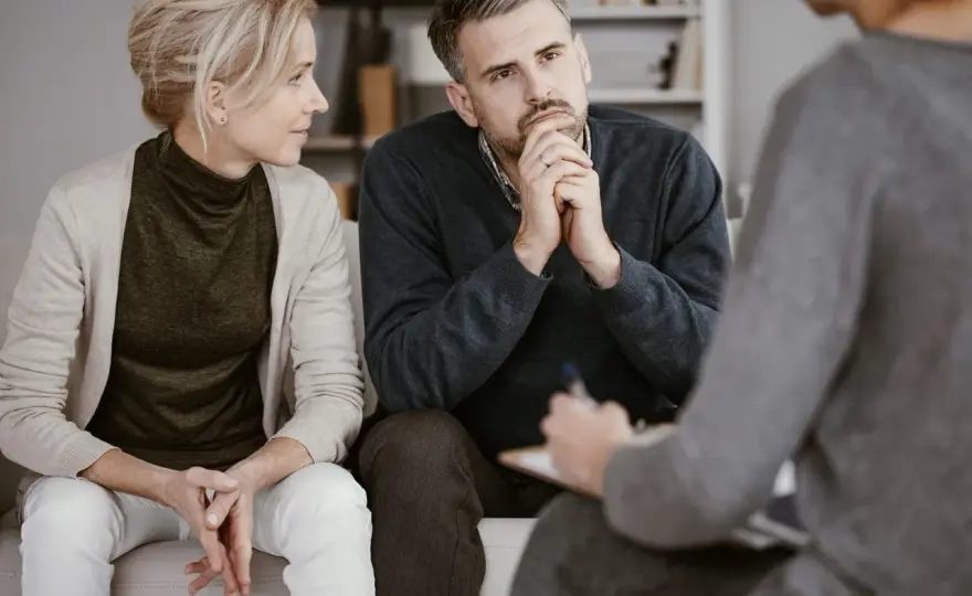 Eheberatung - Hilfe, Kosten & Ablauf: Was Paare wissen müssen