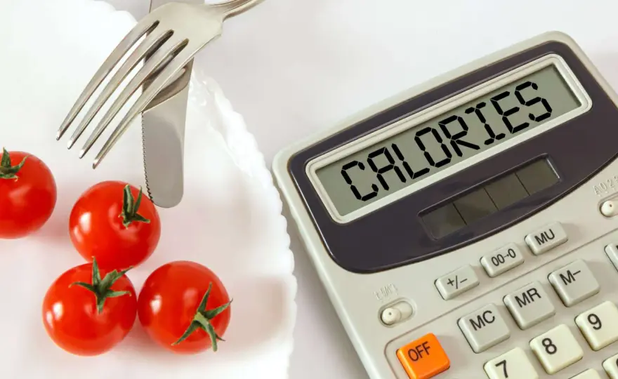 Keto: Czy liczyć kalorie? Odpowiadamy na dylemat