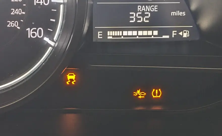 Mazda 3 Kontrolki - Opis, Znaczenie i Co Robić?