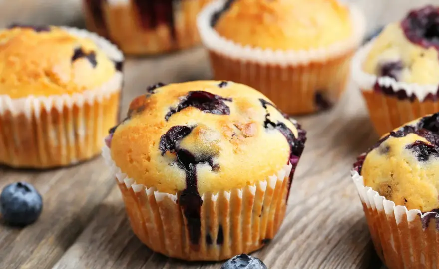 Saftige Blaubeermuffins backen - So werden sie perfekt locker